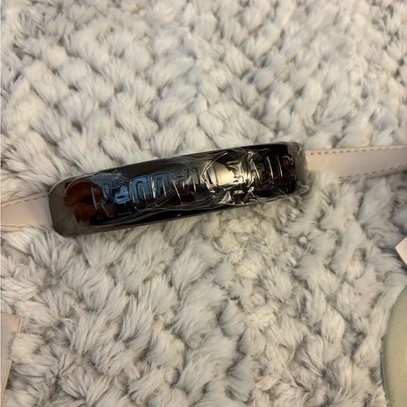 Steve Madden White Hobo Bag with Minimalist Design - Picture 6 of 9